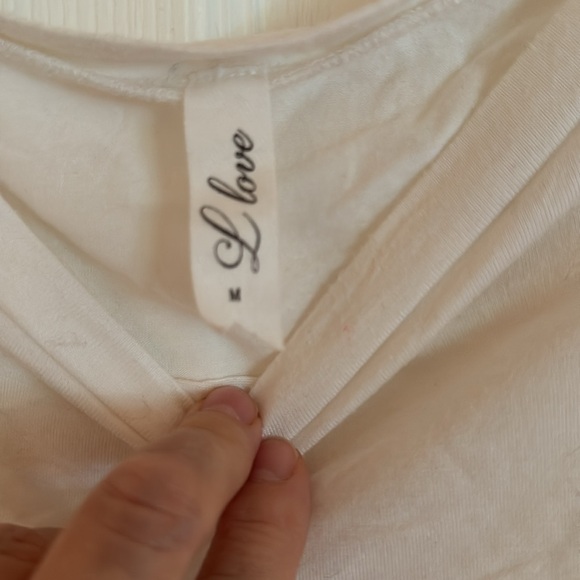 White top - Picture 2 of 5